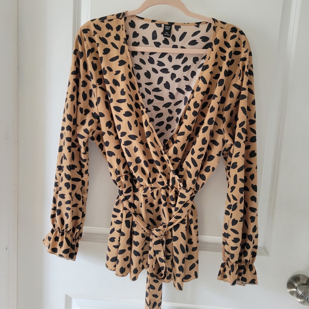 Like new shein gorgeous leaf leave print blouse 2x 2xl